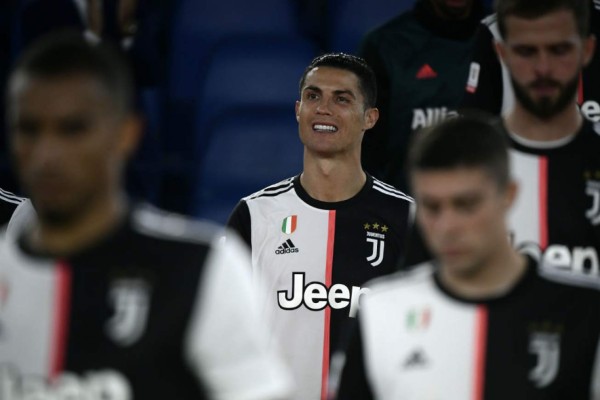 Fotos: El dolor y la bronca de Cristiano Ronaldo tras perder la final y el eufórico festejo de Napoli
