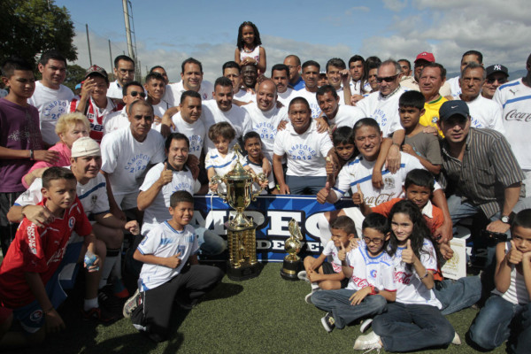 El Olimpia se conoró campeón de la Liga Central de Veteranos