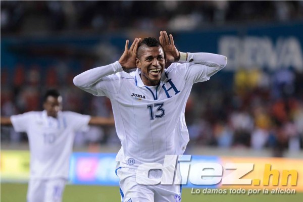 27 celebraciones inolvidables de Carlo Costly en su carrera