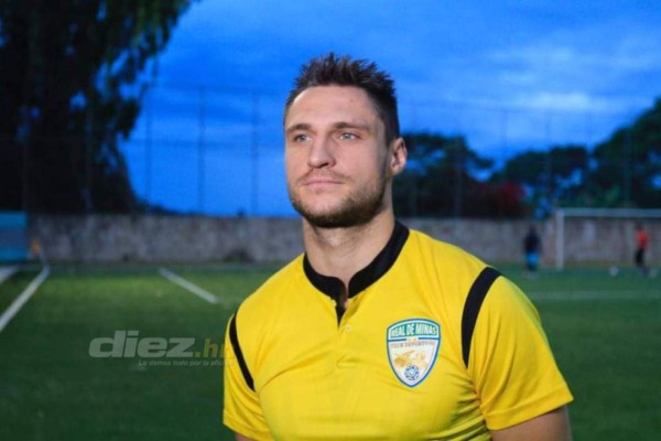 Delantero ruso Kabaev Evgeny declinó su regreso al Real de Minas