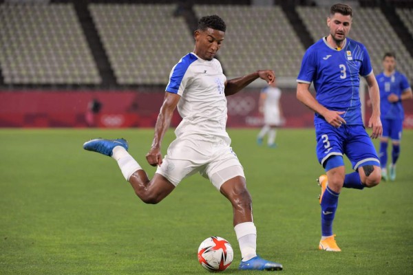 Los cambios de Falero y el autogol: Las mejores imágenes del Honduras-Rumania en Tokio 2021