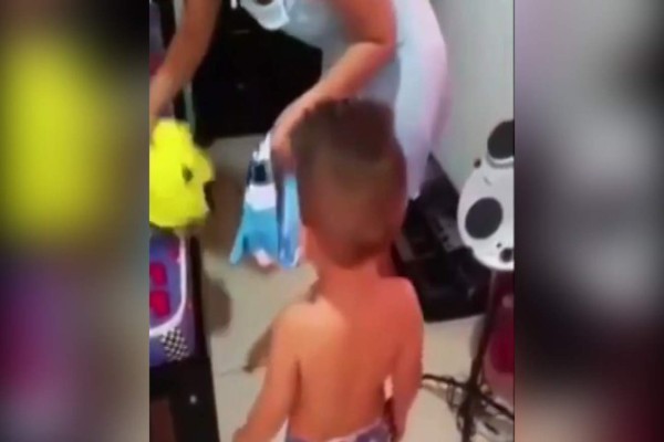 Video: El niño colombiano que llora por la camiseta de Argentina