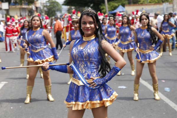 Las palillonas que se robaron las miradas en desfiles en San Pedro Sula