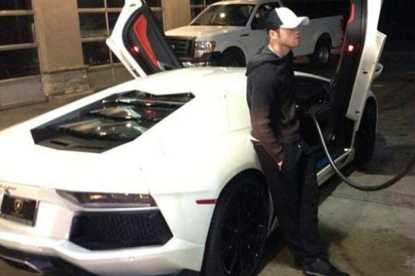 Canelo Álvarez y su espectacular colección de autos desde Lamborghinis hasta un Bugatti Chiron