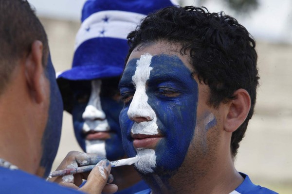 ¡Honduras-Panamá! Las mejores imágenes del ambiente en el estadio Olímpico