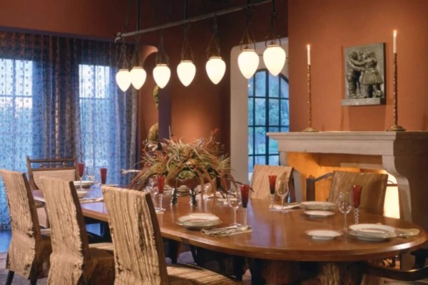 Aquí puede preparar sus próximas películas: La tremenda mansión que compró Dwayne 'The Rock' Johnson