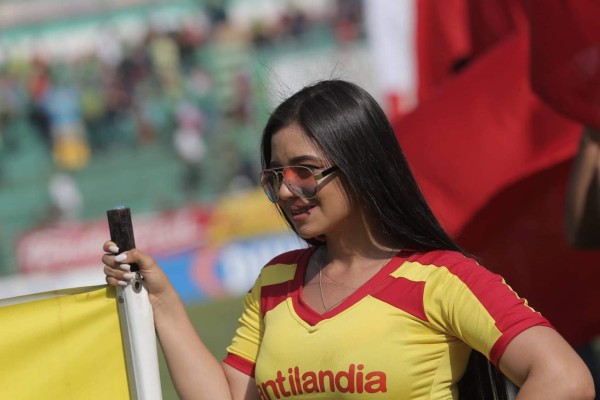 ¡COSITAS! Las lindas chicas que adornaron el Marathón-Real España en el Yankel