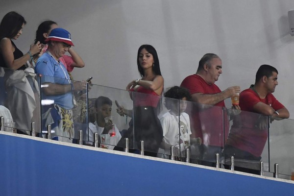 FOTOS: La mujer de Cristiano con su bella amiga y las hermosas portuguesas