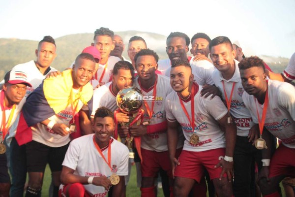 Las imágenes imperdibles del título de Real Sociedad en la Liga de Ascenso