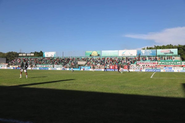 ¡Llenazo y ambientazo! El Yankel Rosenthal vibró con el triunfo verdolaga que fue engalanado por bellas chicas