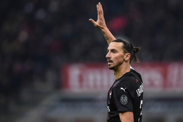 Así fue debut de Zlatan Ibrahimovic con el AC Milan en Italia: Muchas risas y locura en las gradas