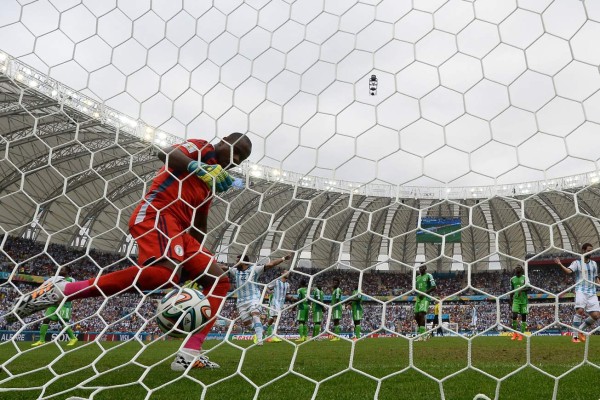 Argentina venció a Nigeria por 3 a 2 con dos goles de Lionel Messi