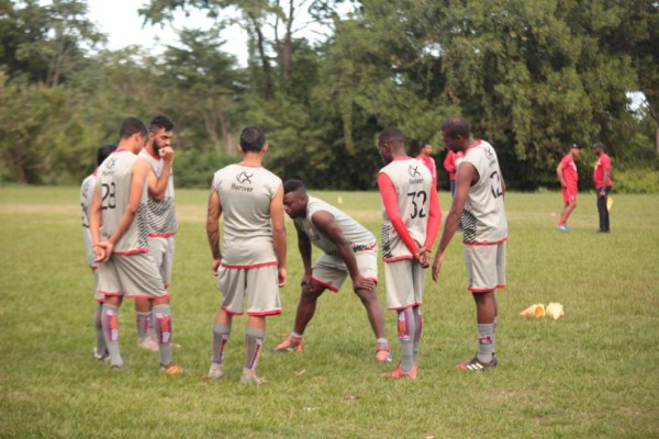 Héctor Castellón: 'Al Vida hay que hacerlo ganar, no queda de otra'&nbsp;&nbsp;