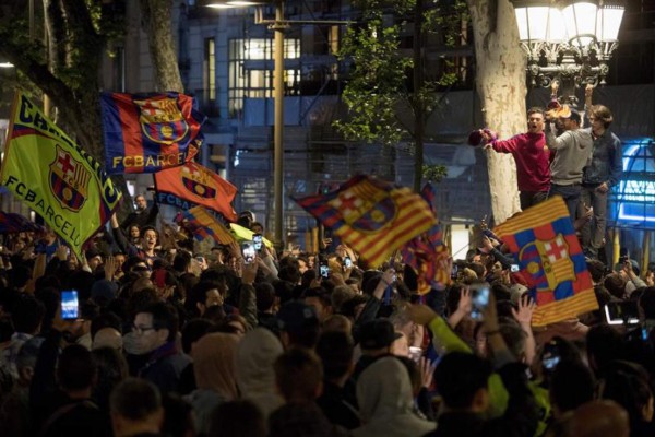 LO QUE NO SE VIO: Locura, lágrimas y la reacción de Iniesta tras el título del Barça