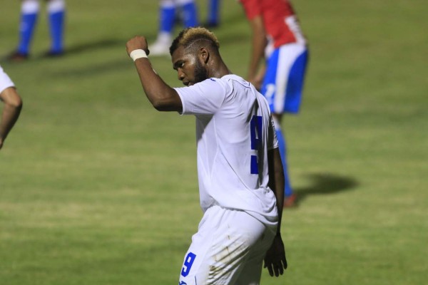 Los 37 futbolistas que ha probado Fabián Coito en sus siete meses en Honduras