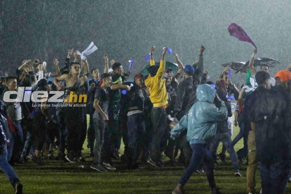 Fotos: El enorme festejo del Santos tras clasificarse a la final de la Liga de Ascenso