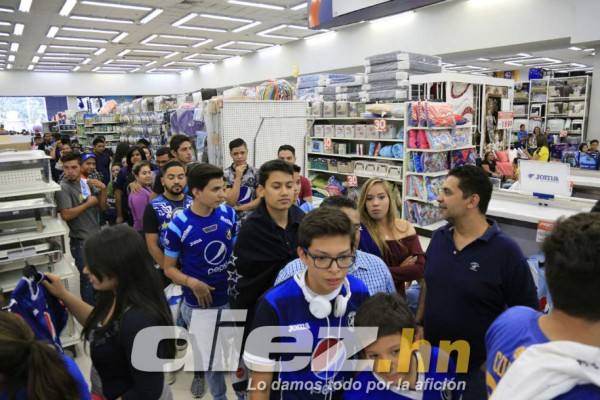 Las dos caras de la final... Alegría en Motagua y concentración en Platense