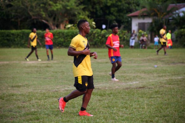 Marvin Chávez revive sus mejores tiempos haciendo fútbol en Sambo Creek