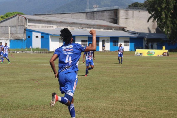Euforia, festejos y afición: Así se vivió la fiesta de la goleada del Victoria a Potros en la Liga de Ascenso