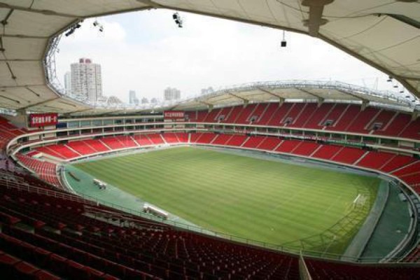 China quiere albergar un Mundial: Los estadios de otro mundo con los que meten presión