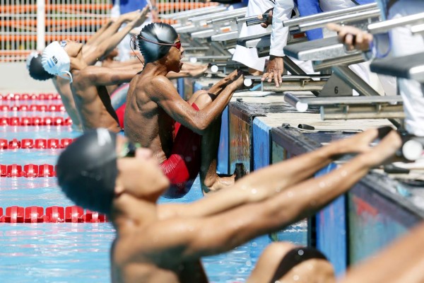 Alegría y deportivismo: Las mejores imágenes del campeonato nacional de natación