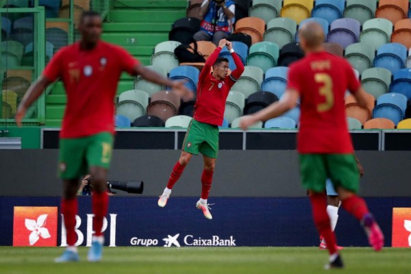 Georgina Rodríguez levanta suspiros en la paliza de Portugal sobre Israel previo a la Eurocopa 2021