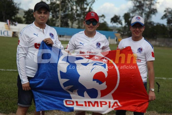 EN FOTOS: Siguatepeque vibra con visita de Olimpia y el humilde autobús en que llegó Real de Minas