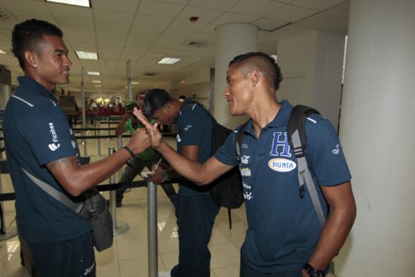 Selección de Honduras viaja a Houston a partido amistoso ante Perú.