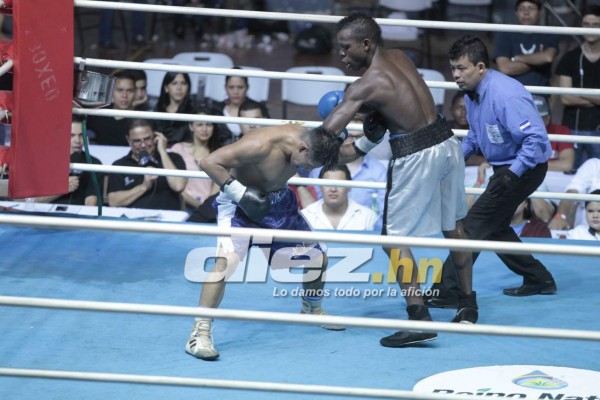 Noche de combates en la Villa Olímpica.