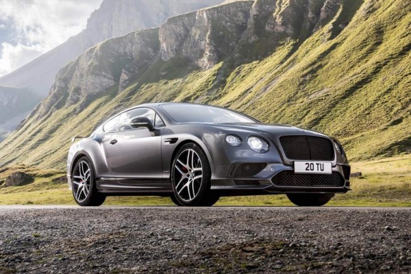 ¡De lujo! Los impresionantes autos que se ha comprado Ronaldinho en su carrera