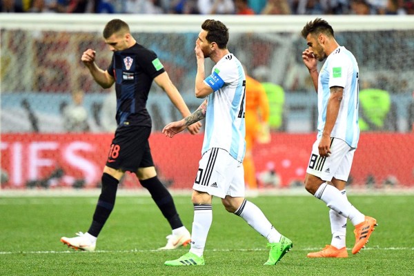 FOTOS: Llanto y desolación de los argentinos tras la derrota contra Croacia