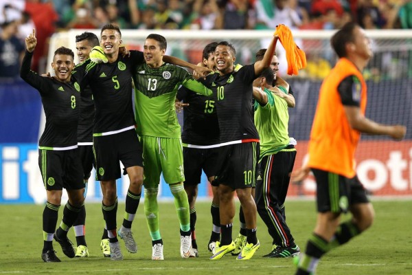 Las fotos curiosas de la celebración de los jugadores de México tras ganar la Copa Oro
