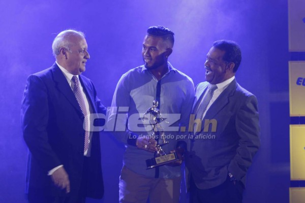 Las imágenes de la premiación de Liga Nacional y presentación de la copa