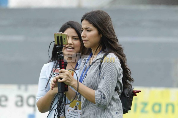 ¡BELLEZA! Las encantadoras chicas que arroparon a La Máquina en el Morazán