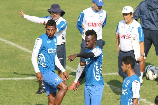La felicidad de Costly al volver a poner la camisa de Honduras