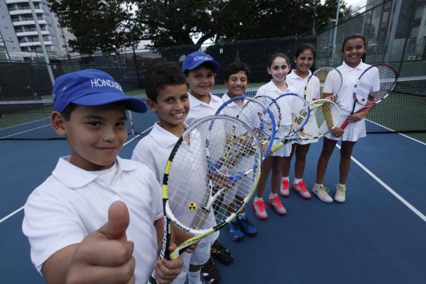 Los U-10 de tenis sacan la casta por Honduras