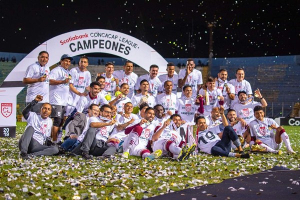 Eufórica celebración del Saprissa al coronarse campeón de la Liga Concacaf 2019