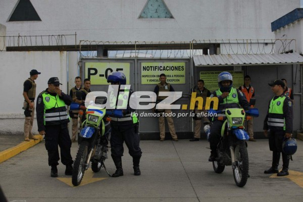 EN FOTOS: Chicharito Hernández causó furor en la llegada de México a San Pedro Sula