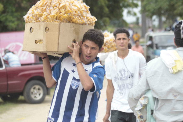 Ambiente Honduras vrs Canadá en el Olímpico
