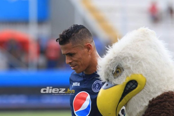 NO VISTE EN TV: Los recogepelotas, el gesto de Licona y la plática Tato-Diego