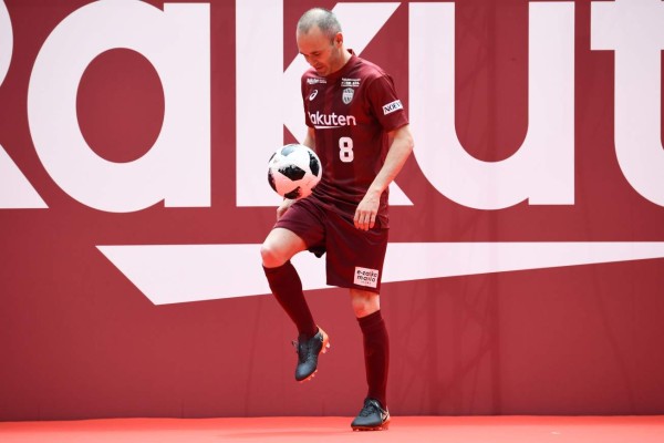 Locura asiática: Así fue la presentación de Iniesta con el Vissel Kobe de Japón