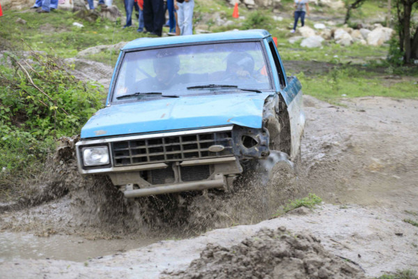 Adrenalina y mucha emoción en la competencia del 4X4.