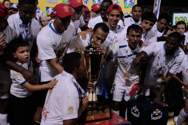 OLIMPIA TRICAMPEON APERTURA 2012