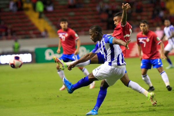 Romell Quioto dejando tendido a Navas, la reacción de Luis Suárez ante la pedida de su salida y la alegría tica