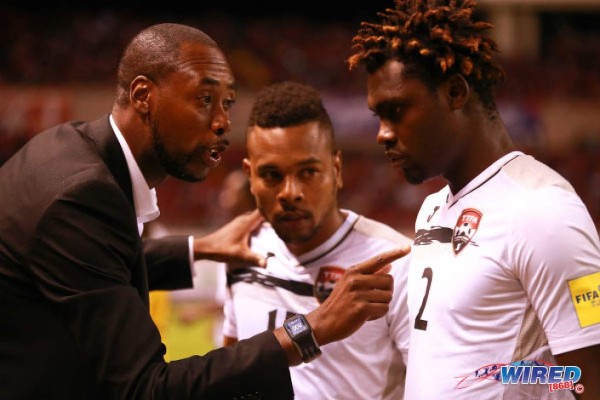 Los salarios de los técnicos de Concacaf, Fabián Coito de los más bajos