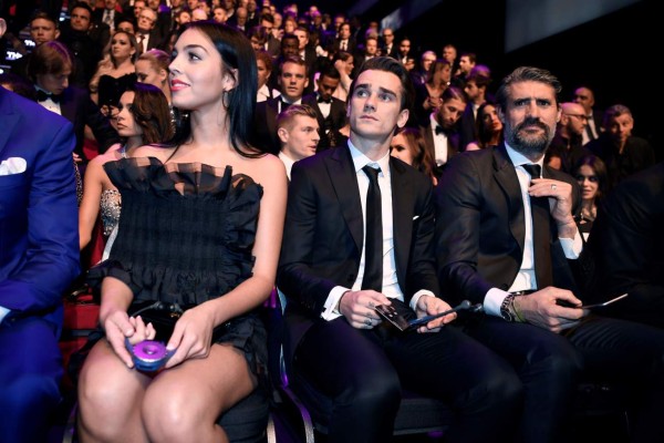 Cristiano Ronaldo y su novia Georgina Rodriguez deslumbran en premios The Best