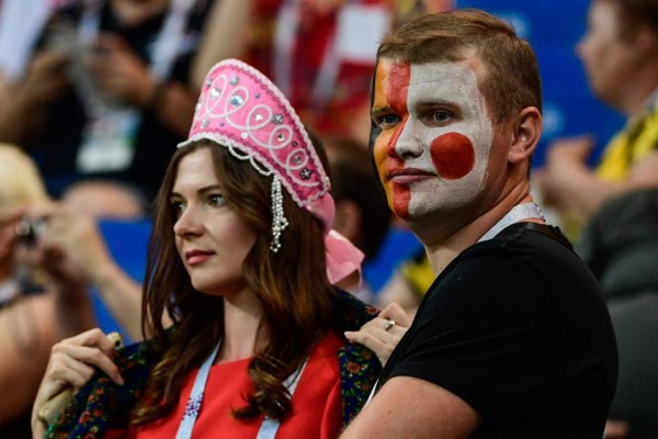 COLOR: El hombre araña y las chicas lindas de México y Brasil acaparan las miradas