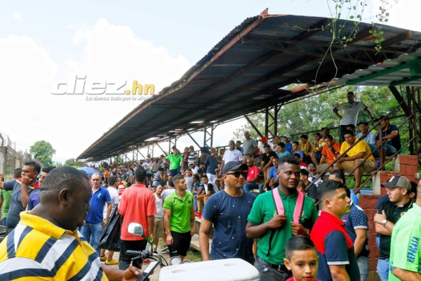 La otra cara de La Lima: El 'estadio' Milton Flores y su total abandono
