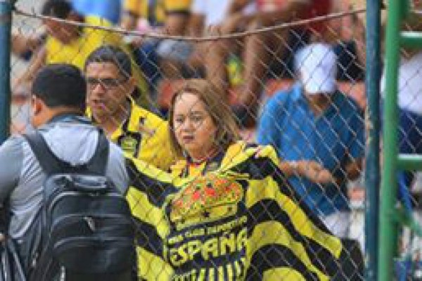 Fiestón en Danlí por la llegada del Real de Minas Real España