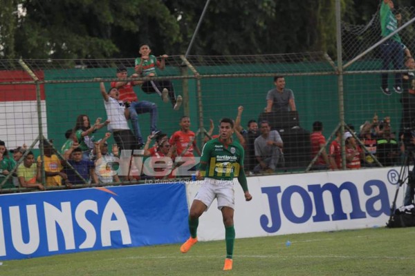 NO SE VIO EN TV: La disputa de Chino López por una botella de cerveza y el júbilo en el Yankel